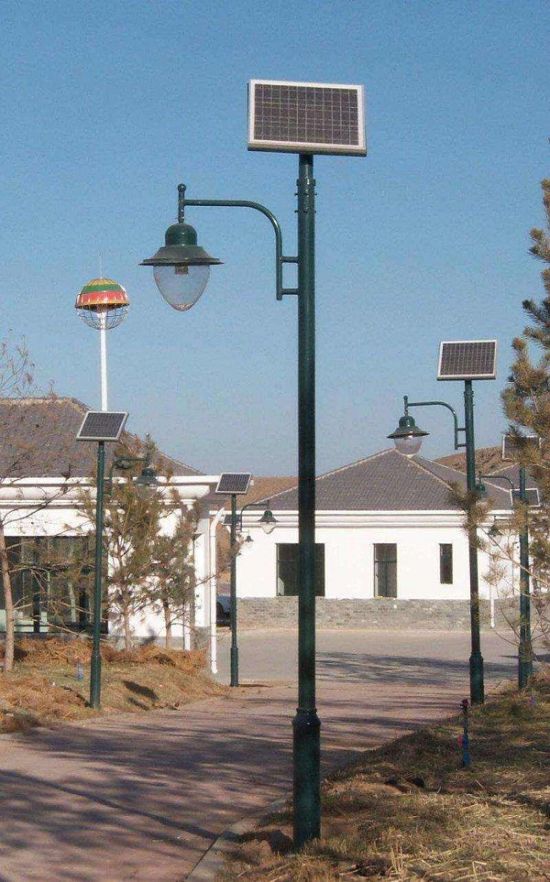 苏州太阳能路灯和普通路灯高杆灯哪个好？